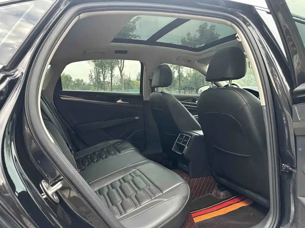 Volkswagen Passat — фото 13