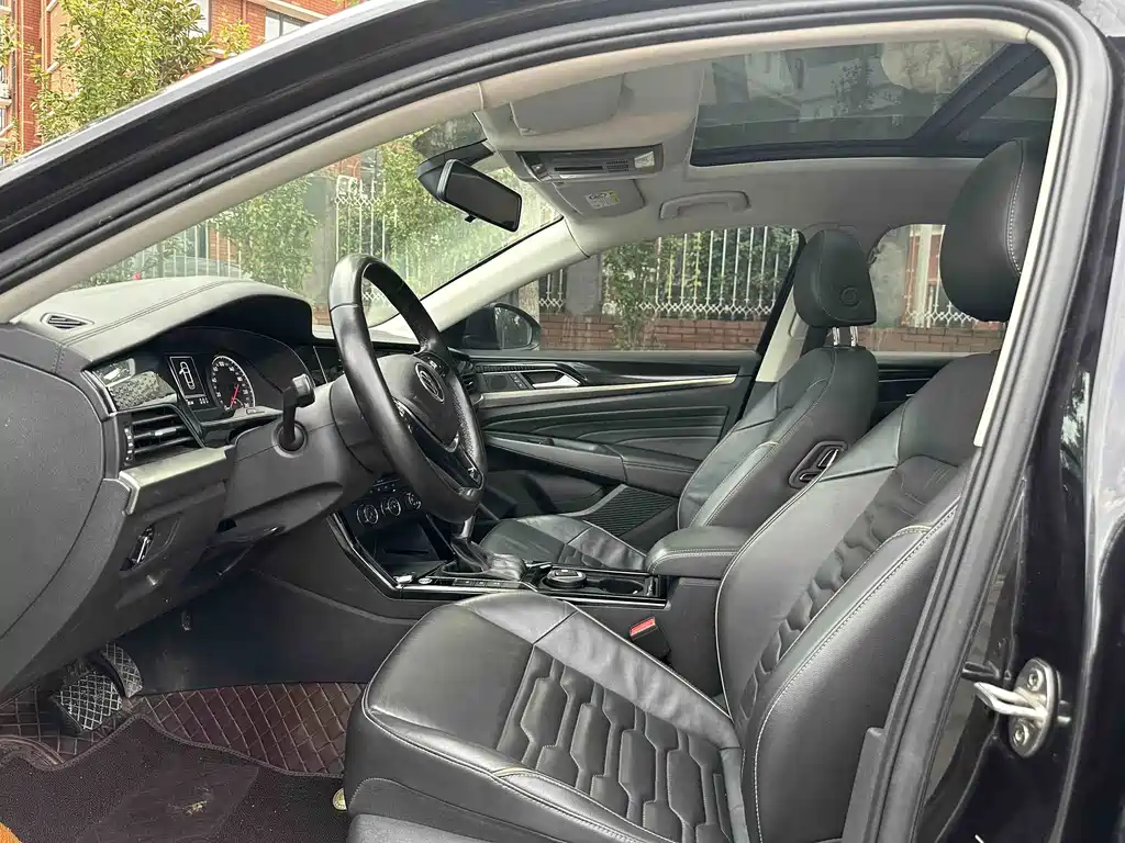 Volkswagen Passat — фото 14