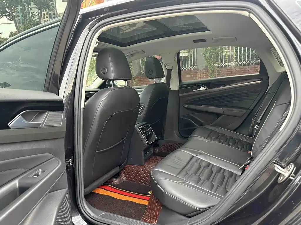 Volkswagen Passat — фото 10