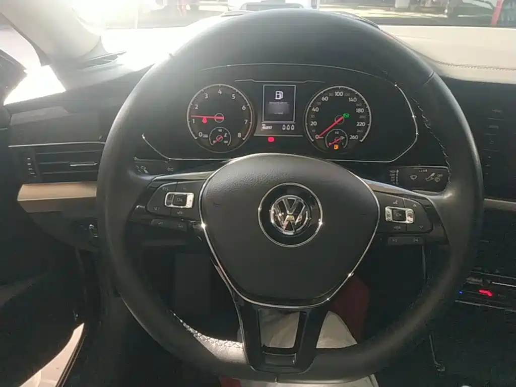 Volkswagen Passat — фото 11