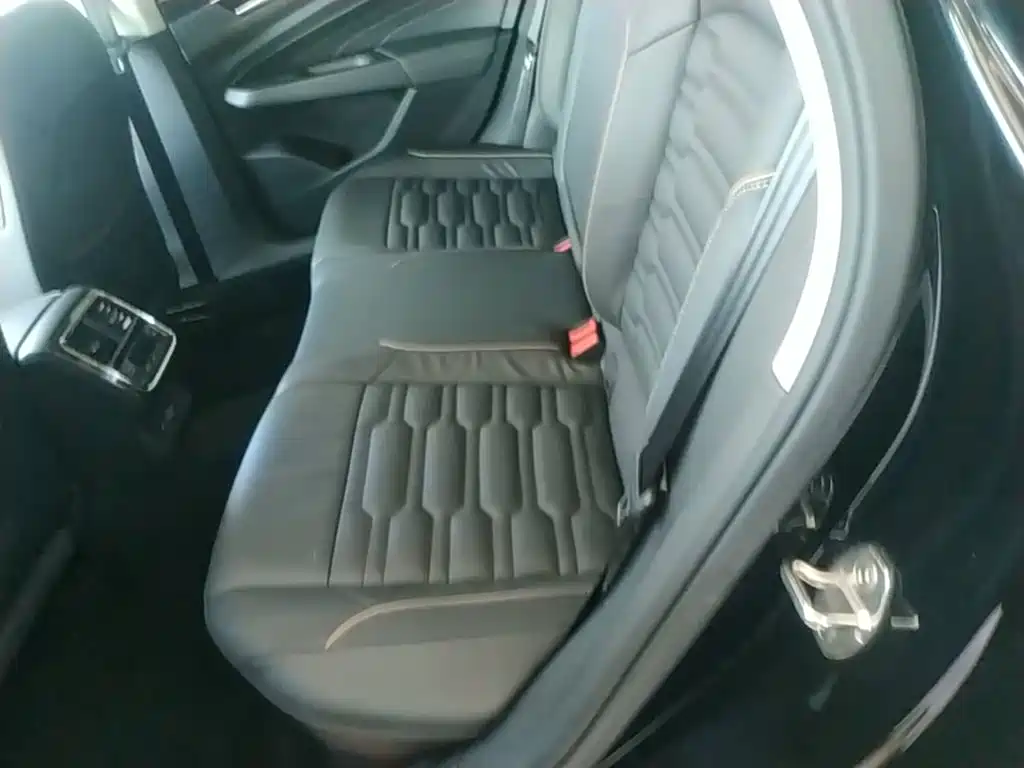 Volkswagen Passat — фото 17