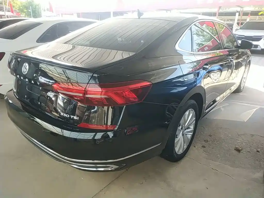 Volkswagen Passat — фото 7