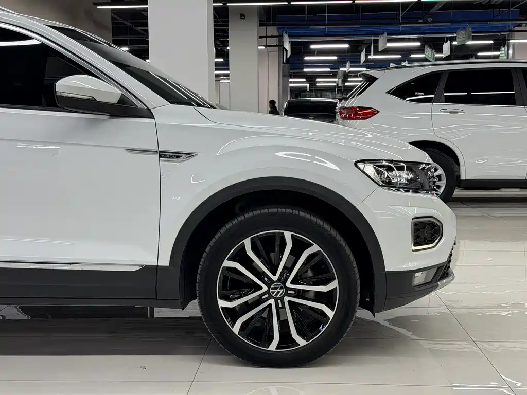 Volkswagen T-Roc — фото 4