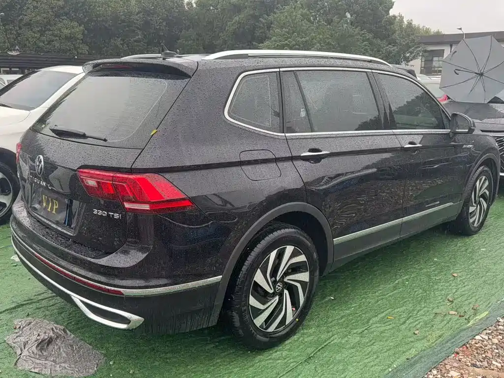 Volkswagen Tiguan L — фото 6