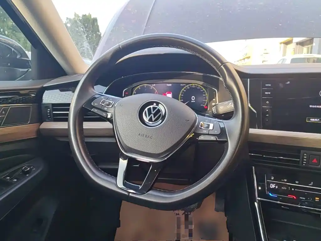 Volkswagen Passat — фото 11