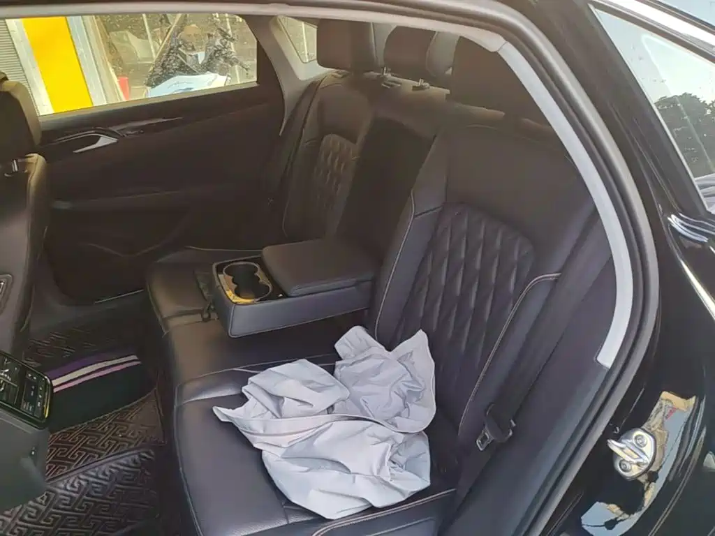 Volkswagen Passat — фото 17