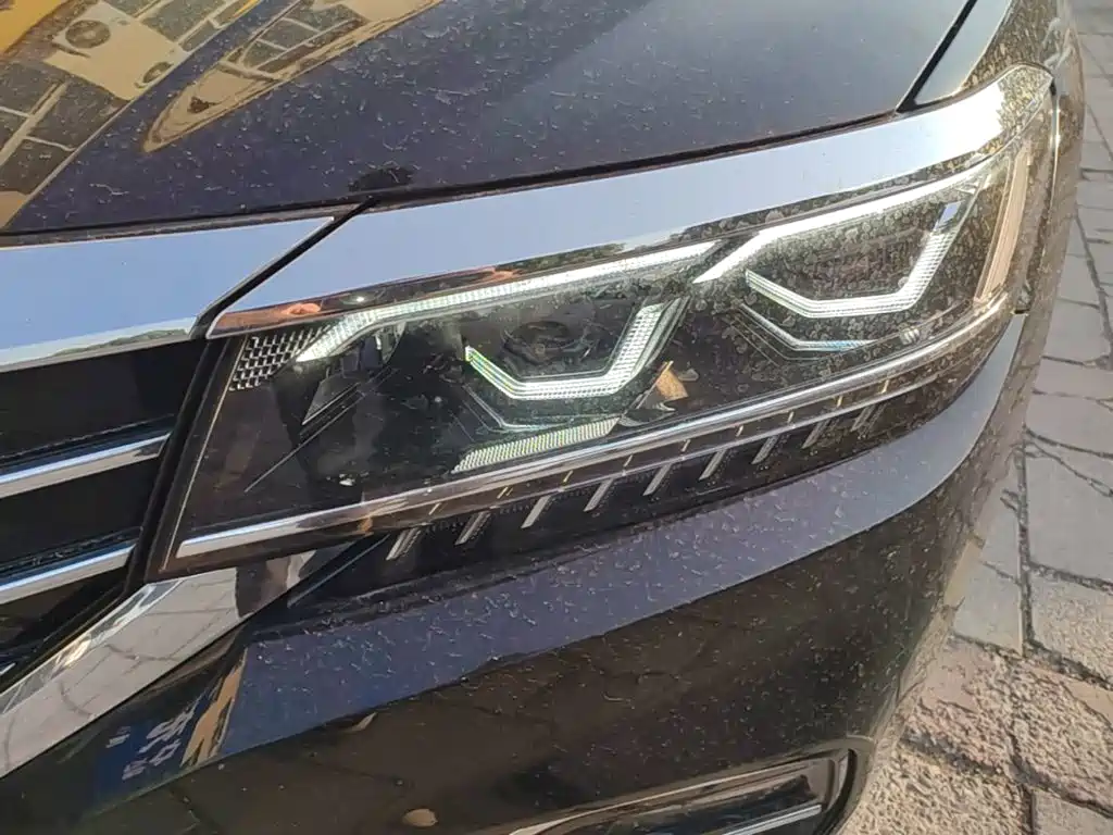 Volkswagen Passat — фото 24