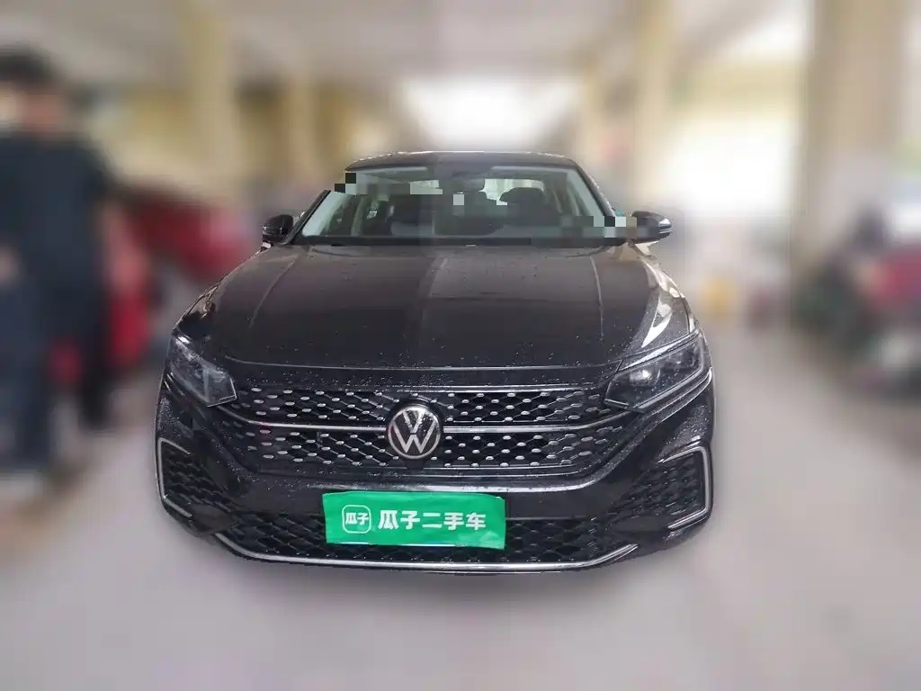 Volkswagen Passat — фото 23