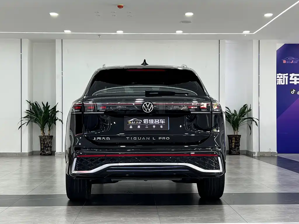 Volkswagen Tiguan L — фото 6
