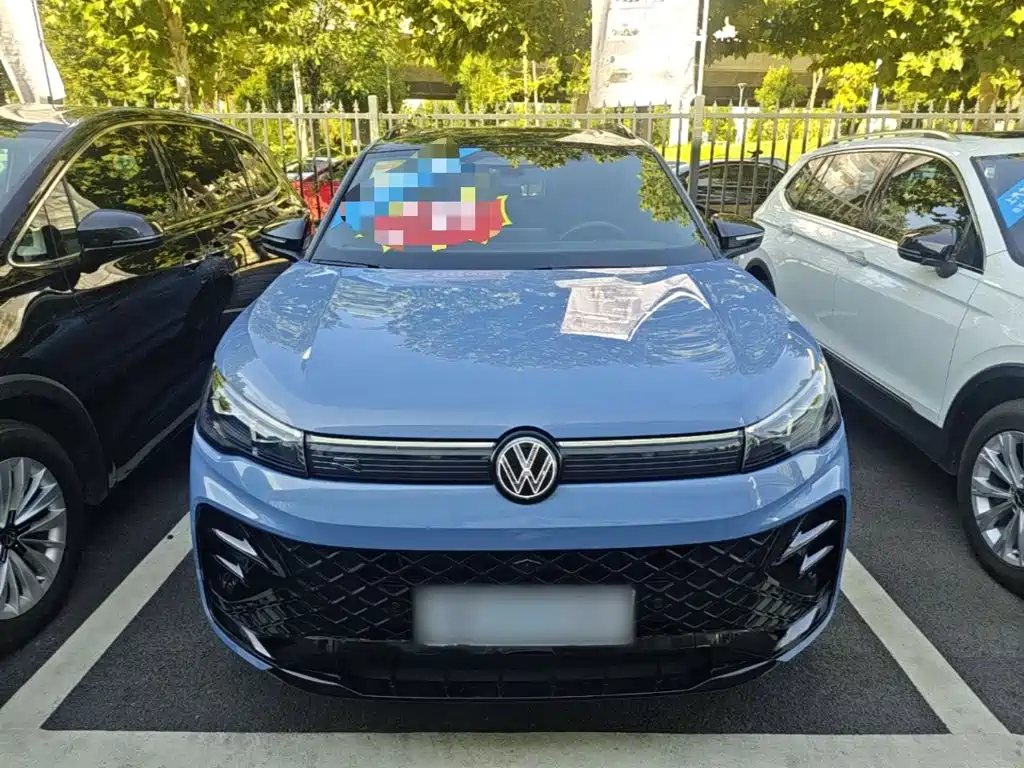 Volkswagen Tiguan L — фото 3
