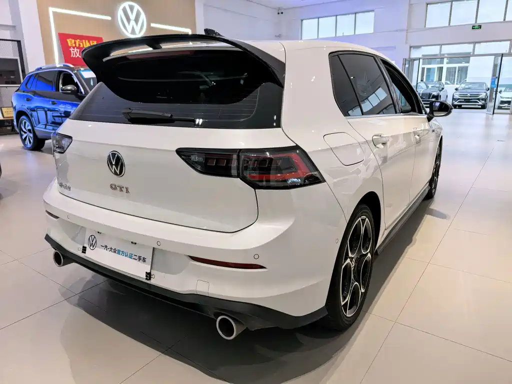 Volkswagen Golf GTI — фото 5