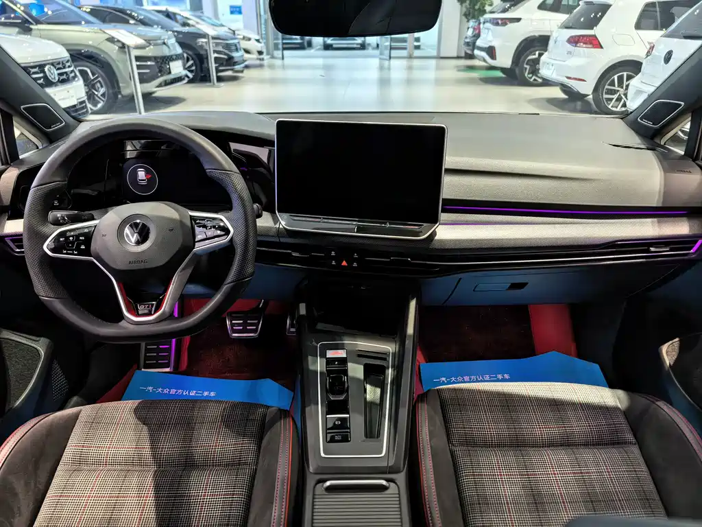 Volkswagen Golf GTI — фото 7