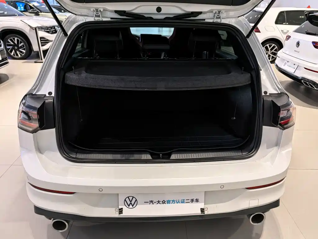Volkswagen Golf GTI — фото 10