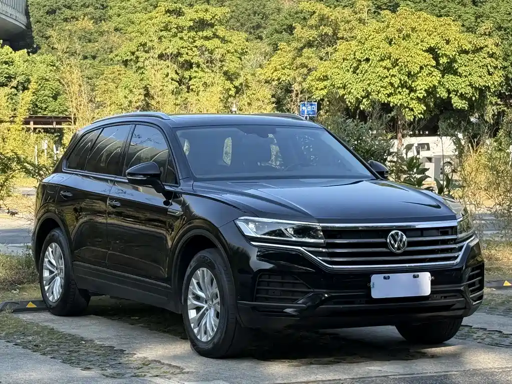 Volkswagen Touareg — фото 3