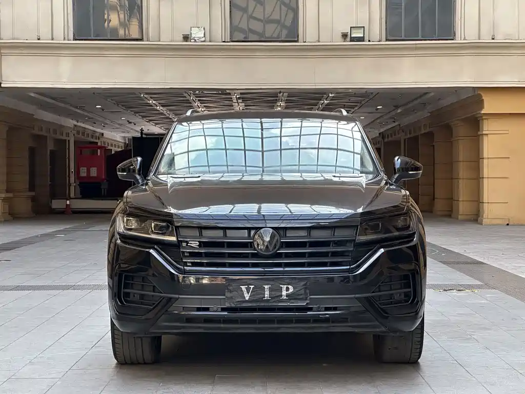Volkswagen Touareg — фото 2