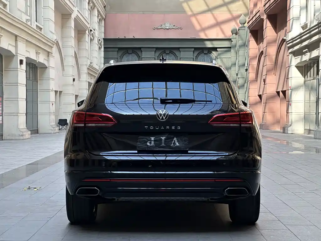 Volkswagen Touareg — фото 6