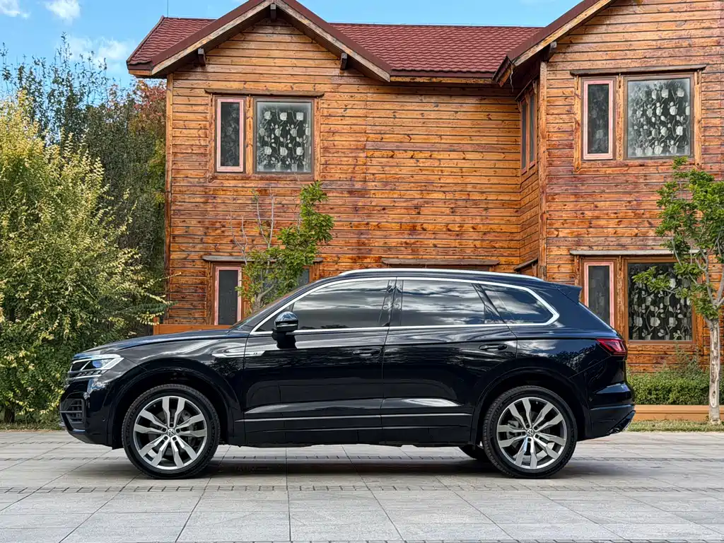 Volkswagen Touareg — фото 4