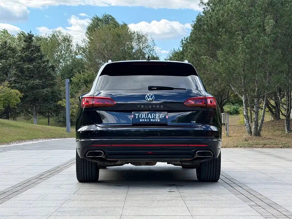 Volkswagen Touareg — фото 34