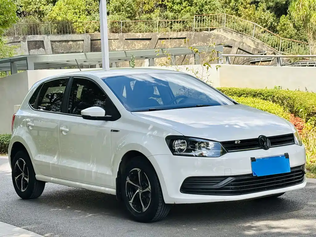 Volkswagen Polo — фото 3