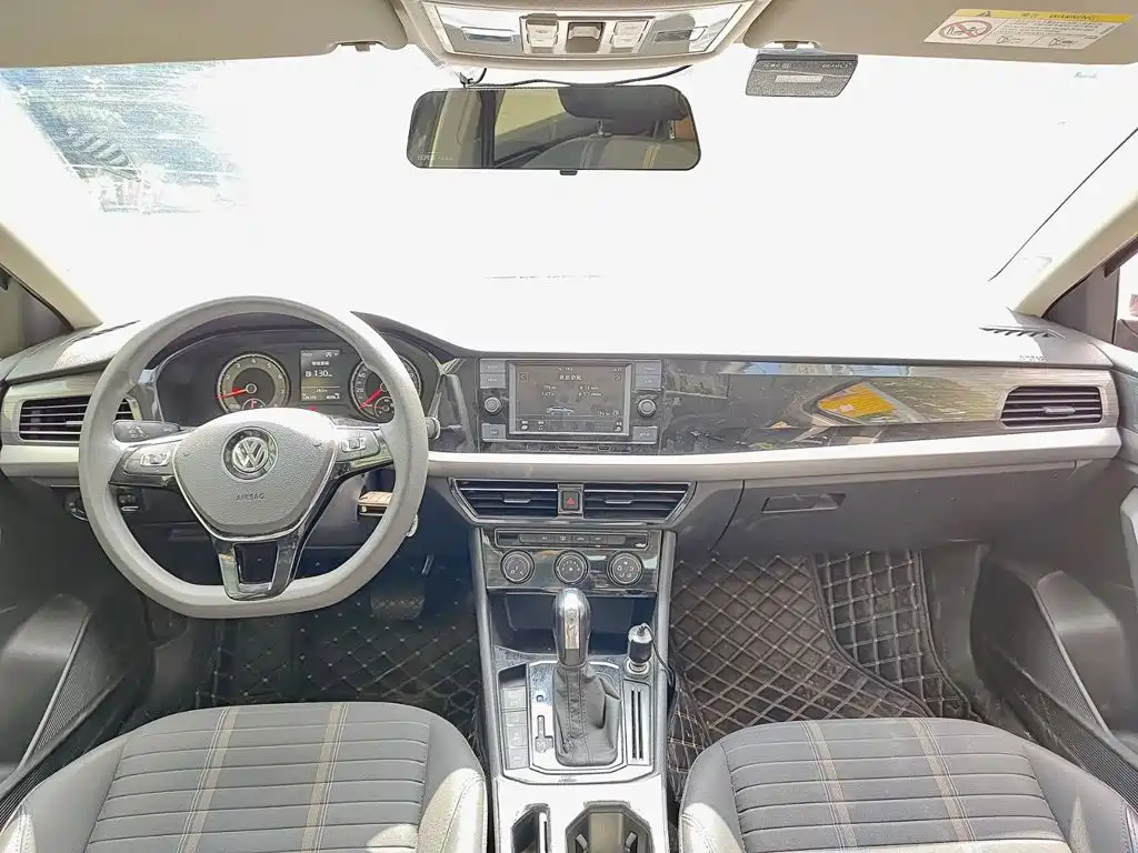 Volkswagen Lavida — фото 10