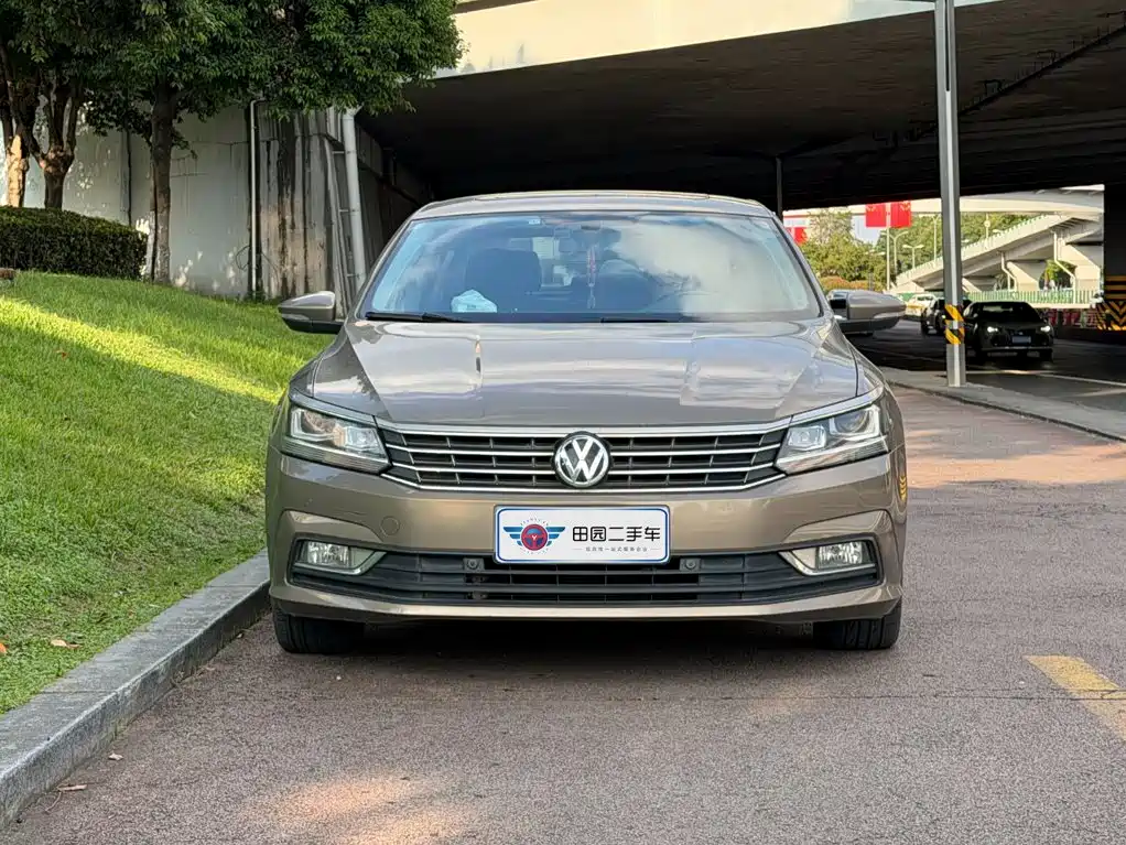 Volkswagen Passat — фото 2