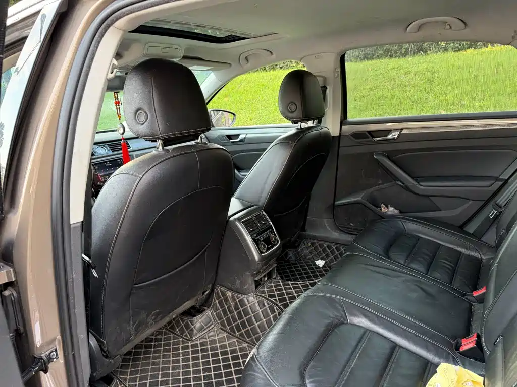 Volkswagen Passat — фото 11