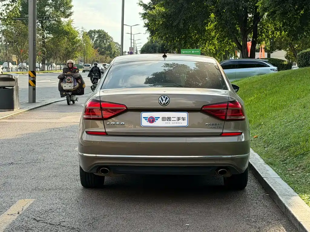 Volkswagen Passat — фото 5