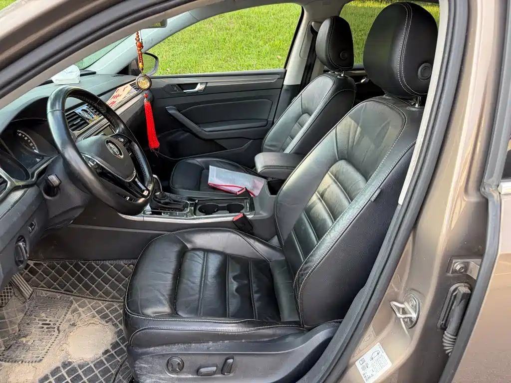 Volkswagen Passat — фото 8