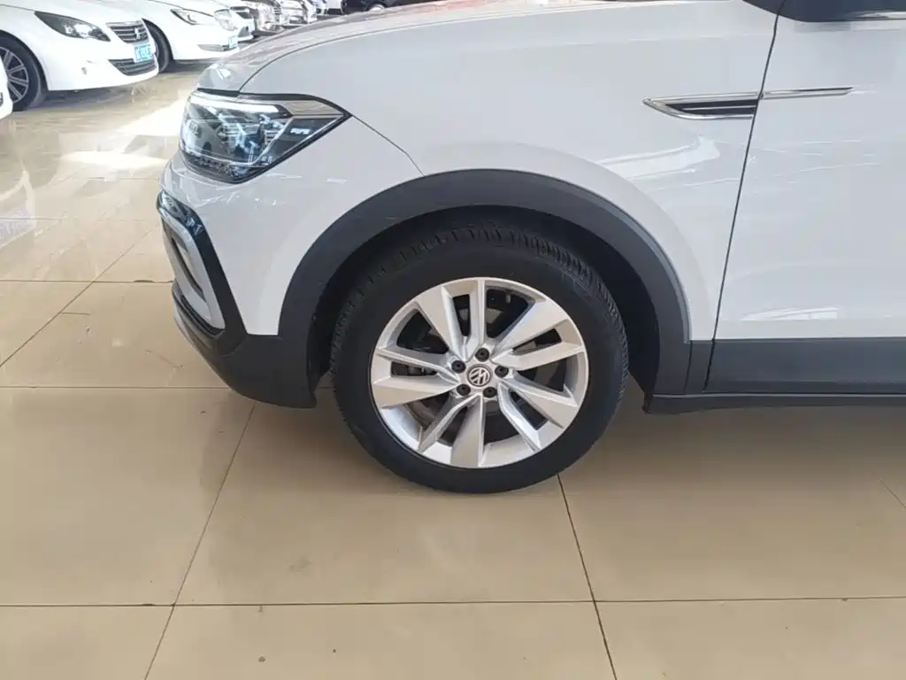 Volkswagen T-Cross — фото 23