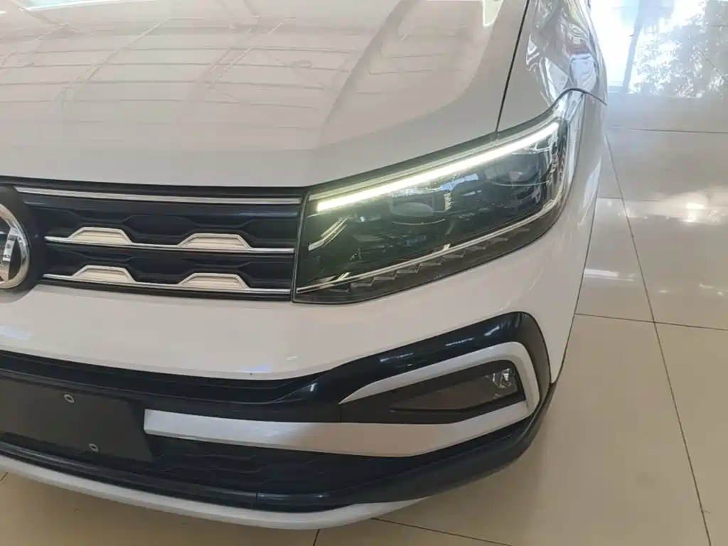 Volkswagen T-Cross — фото 24