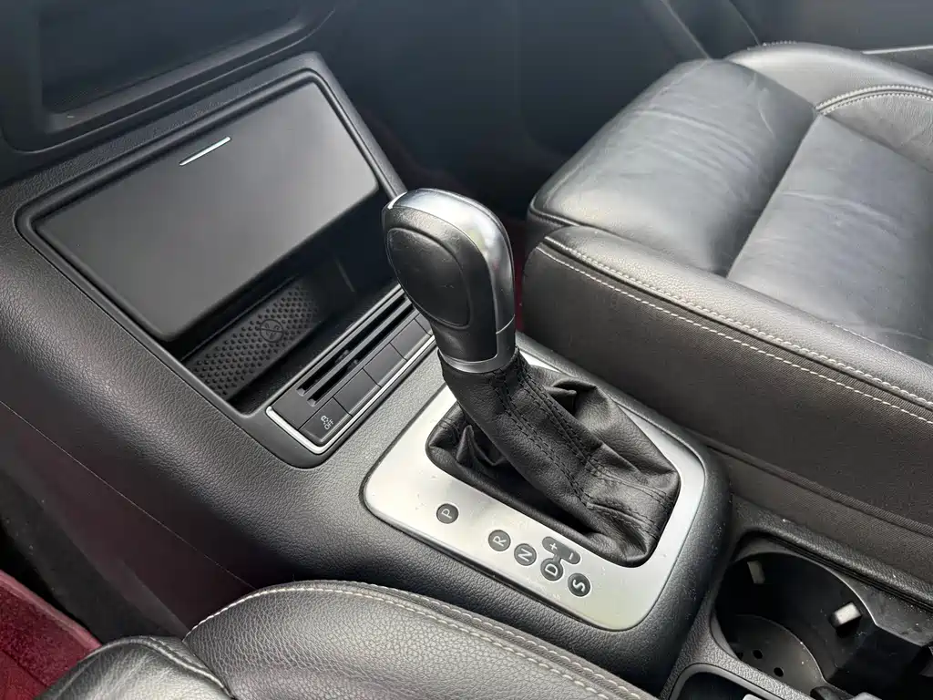 Volkswagen Tiguan — фото 14