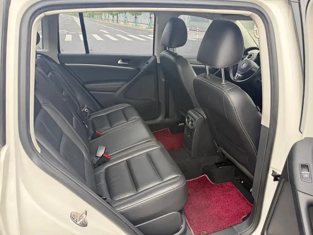 Volkswagen Tiguan — фото 10