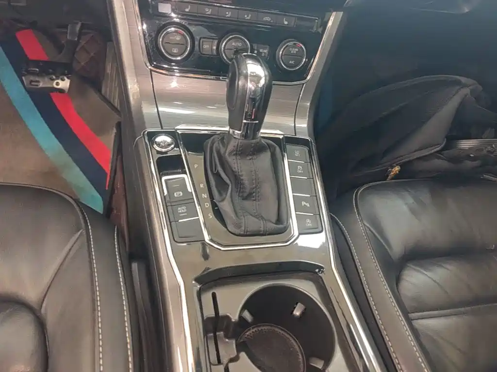 Volkswagen Passat — фото 14