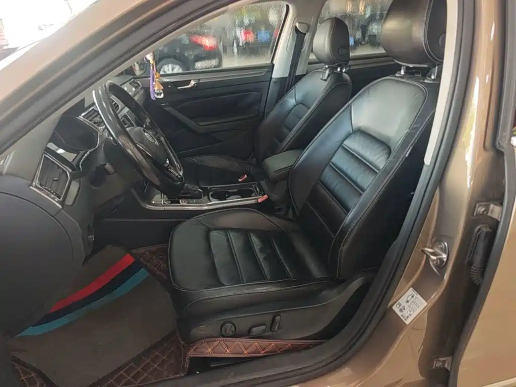Volkswagen Passat — фото 15