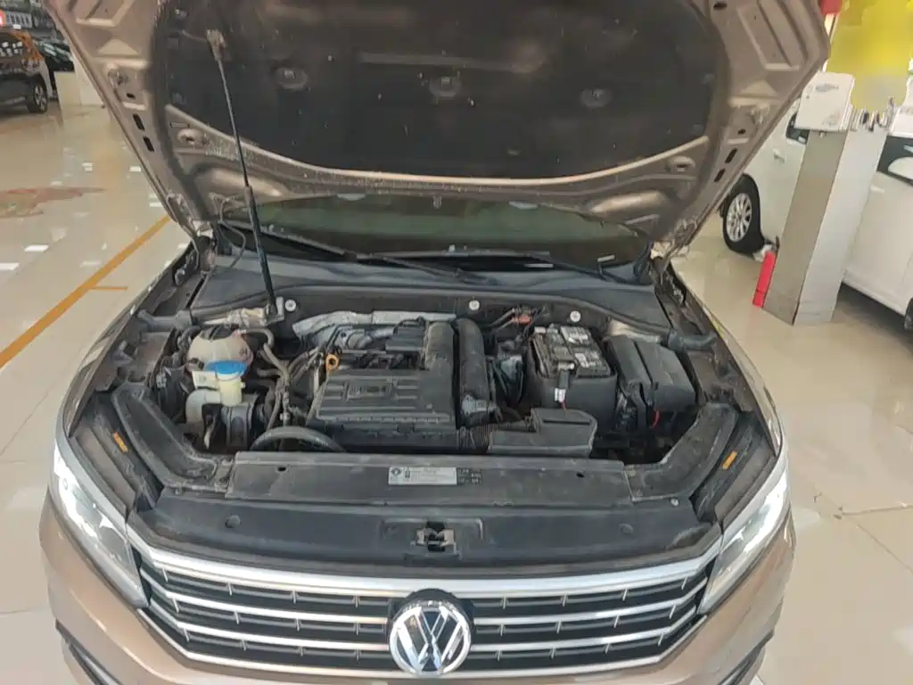 Volkswagen Passat — фото 20