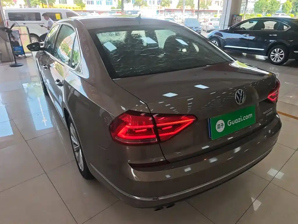 Volkswagen Passat — фото 5