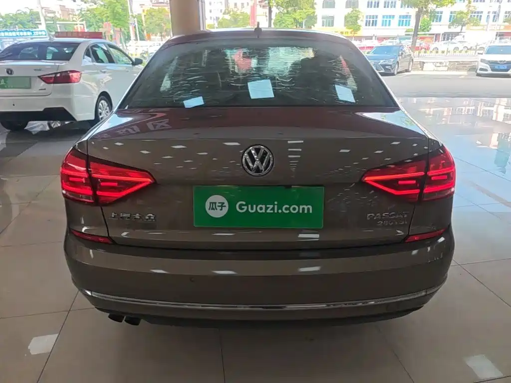 Volkswagen Passat — фото 6