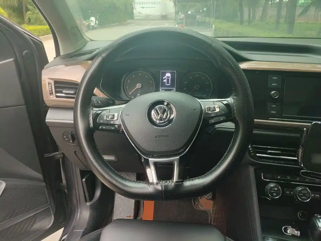 Volkswagen Tharu — фото 11