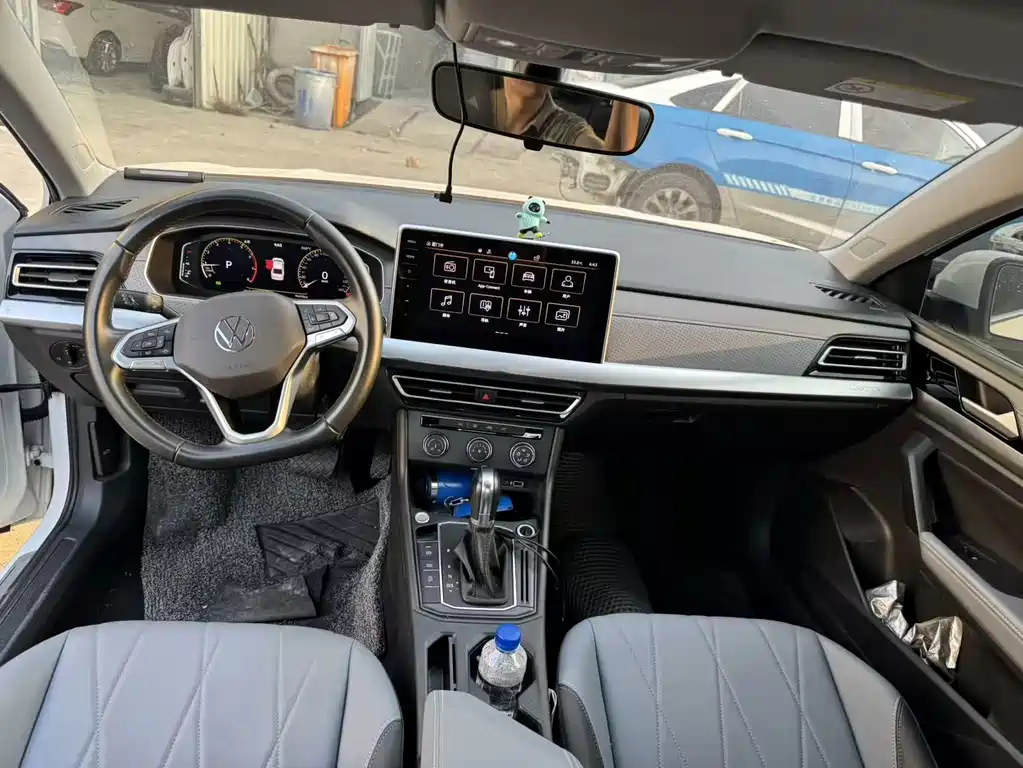 Volkswagen Lavida — фото 10