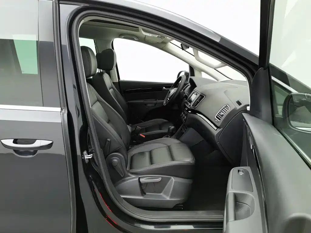 Volkswagen Sharan — фото 23