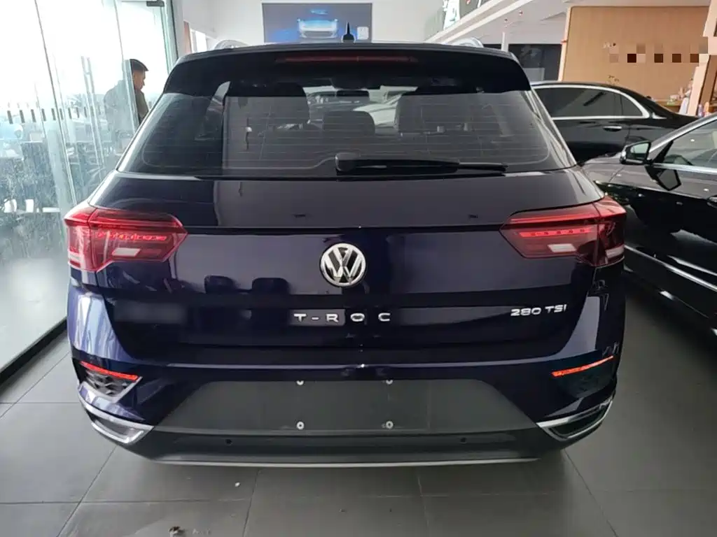 Volkswagen T-Roc — фото 6