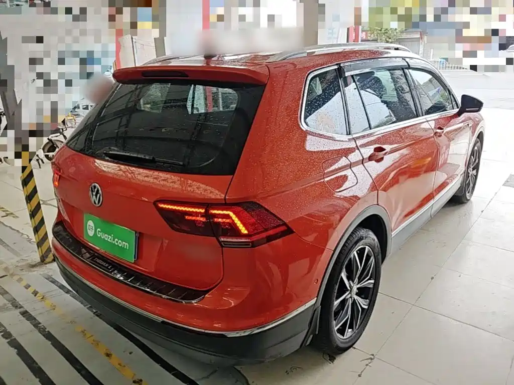 Volkswagen Tiguan L — фото 7