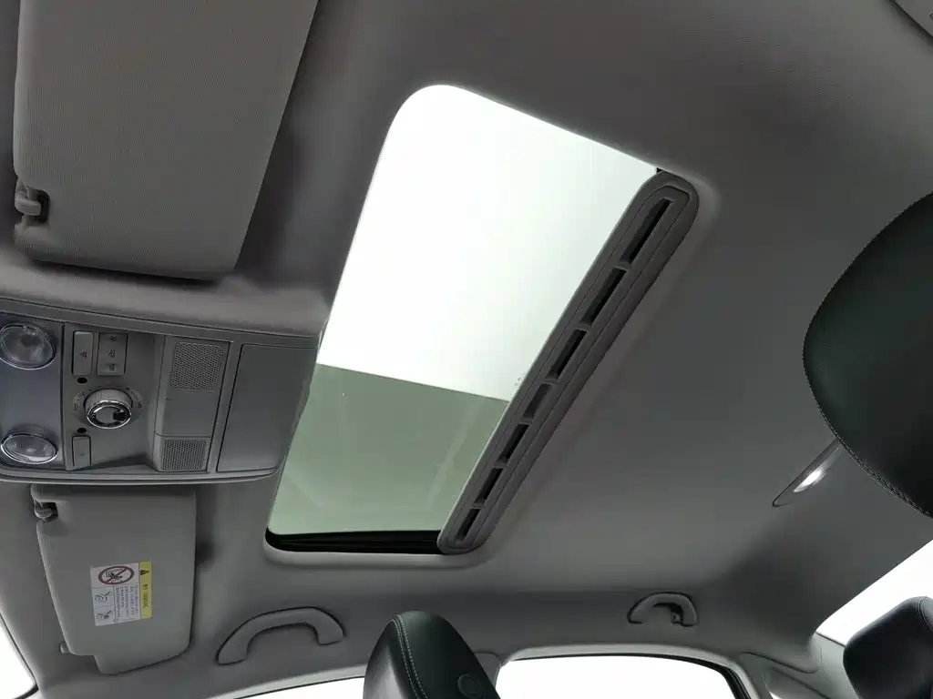 Volkswagen Passat — фото 14