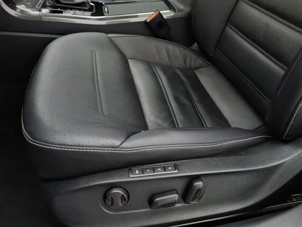 Volkswagen Passat — фото 20