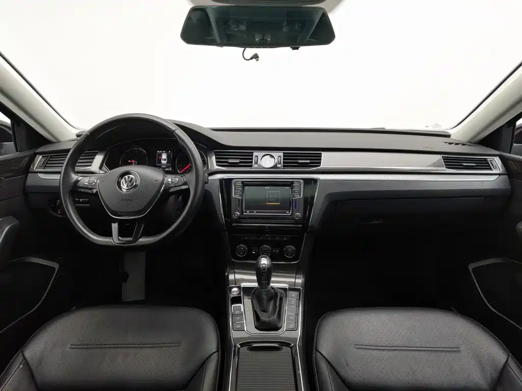 Volkswagen Passat — фото 5