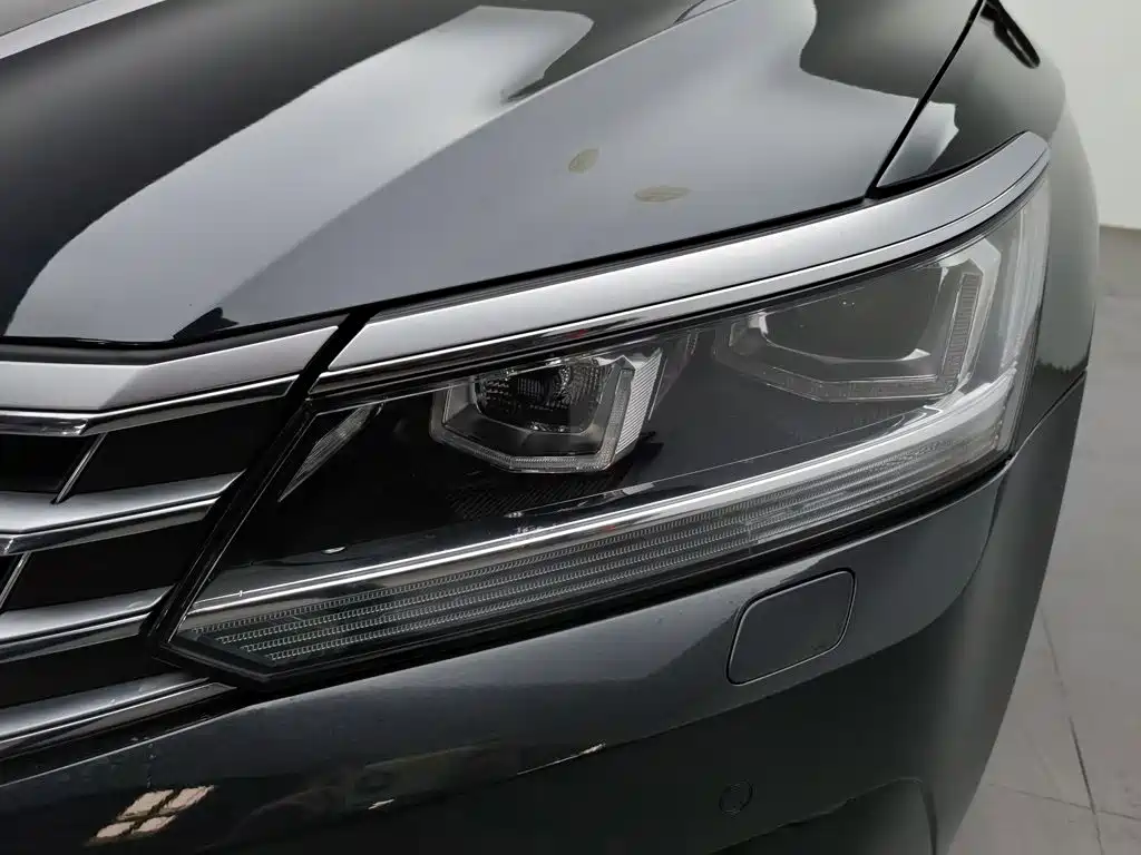 Volkswagen Passat — фото 7
