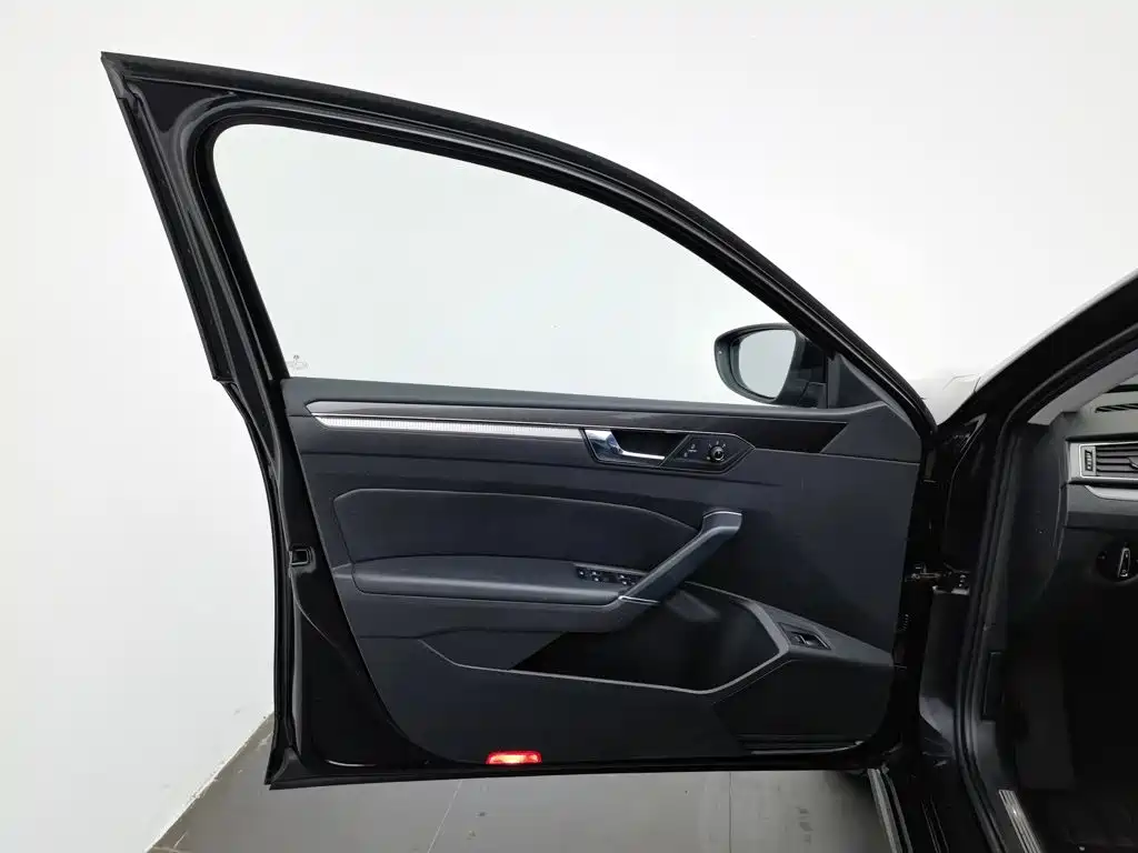 Volkswagen Passat — фото 8