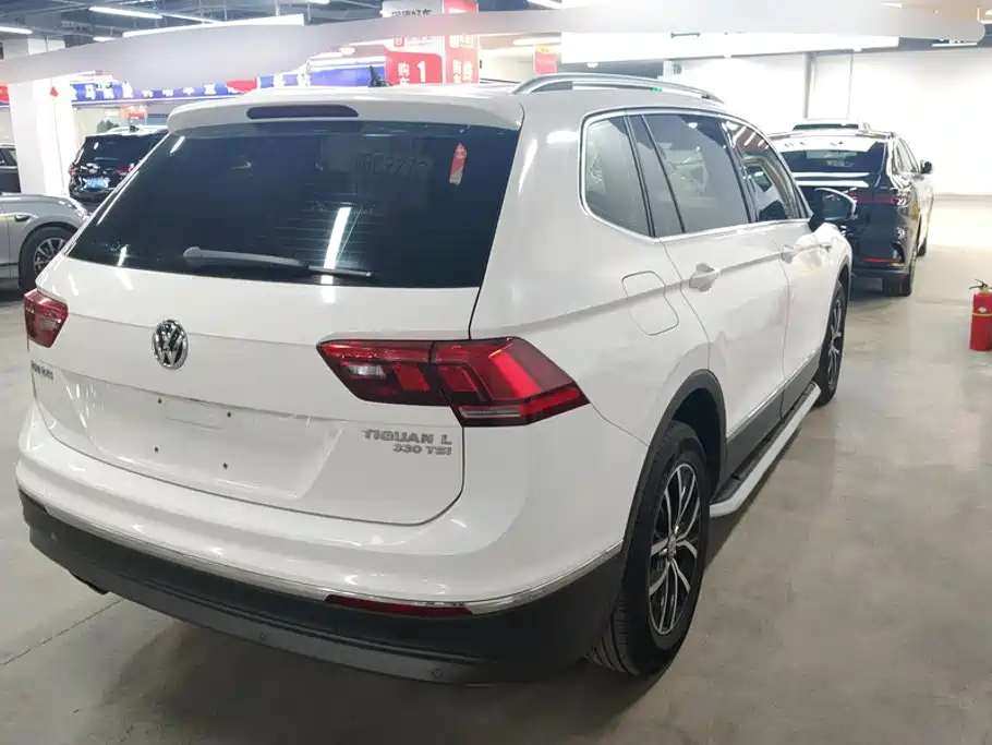 Volkswagen Tiguan L — фото 3