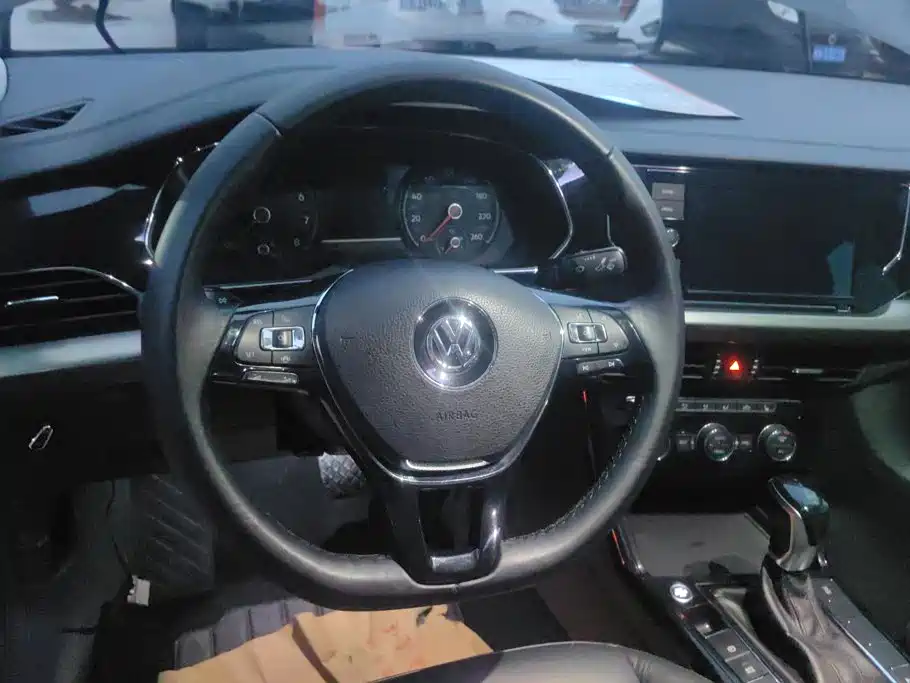 Volkswagen Passat — фото 14