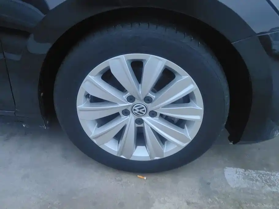 Volkswagen Passat — фото 6